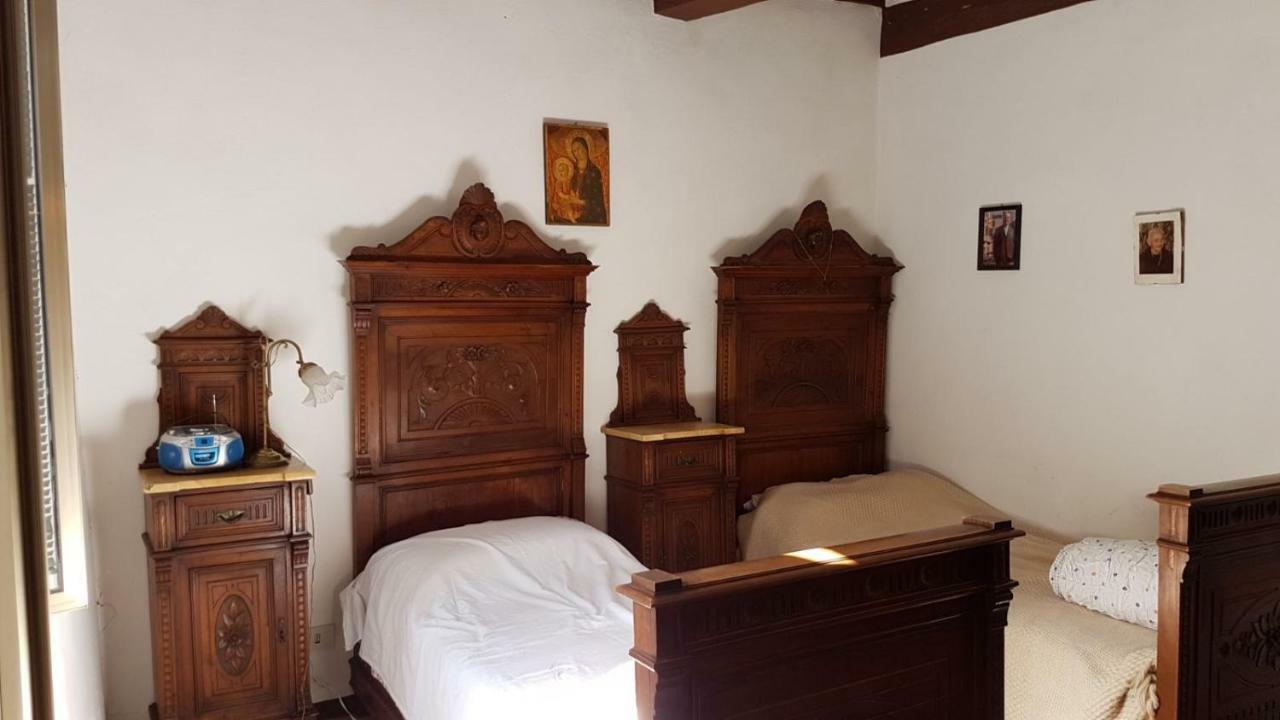 Casa Caprioli Lägenhet Montalcino Exteriör bild